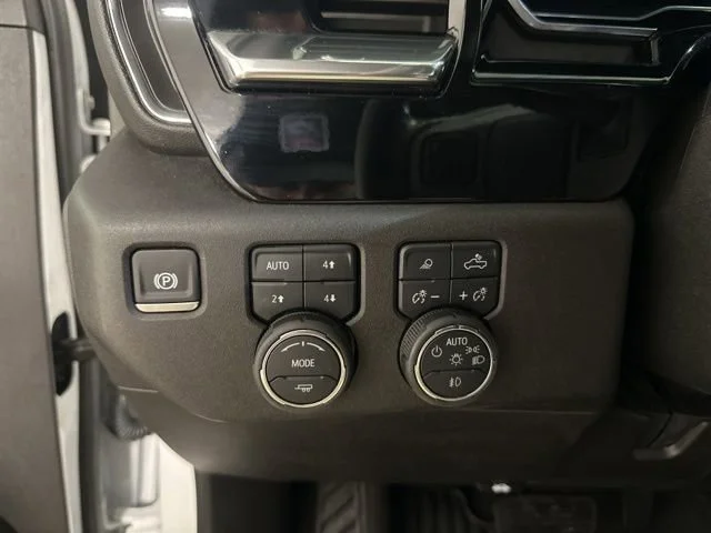 Used 2025 Summit White Chevrolet LTZ image 20