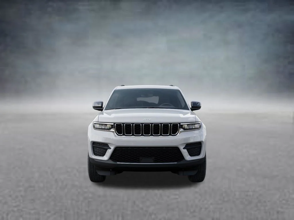 New 2026 Bright White Clear-Coat Exterior Paint Jeep Laredo X image 6
