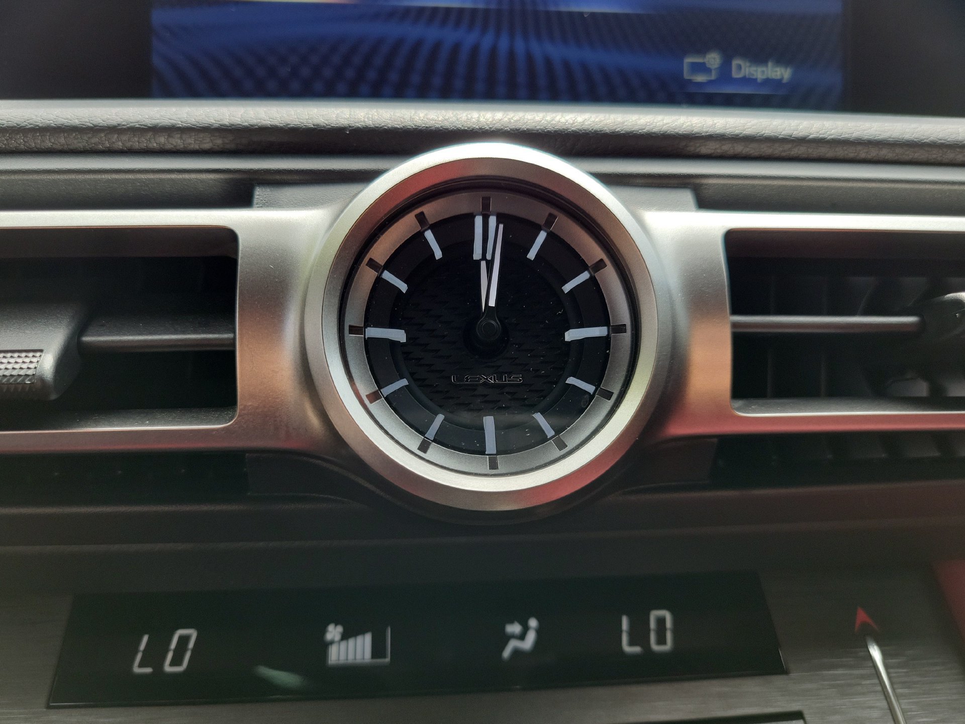 2024 Lexus RC 300 - Photo 38