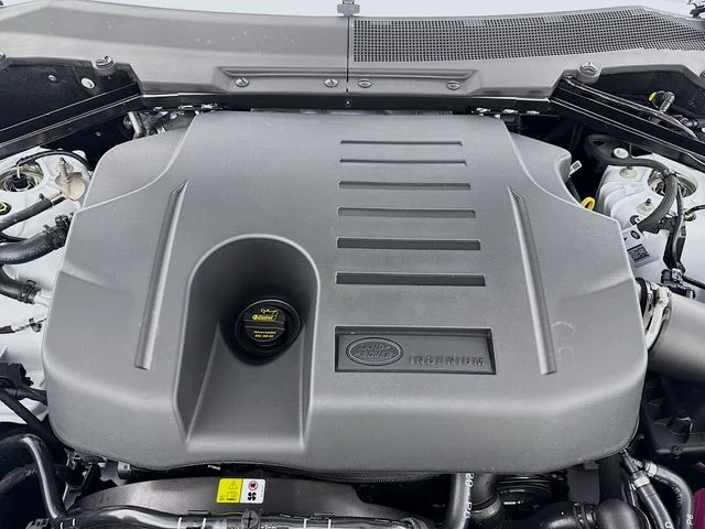 New 2026 Fuji White Land Rover S image 32