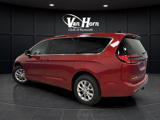 New 2026 Red Hot Pearl-Coat Exterior Paint Chrysler Limited image 3