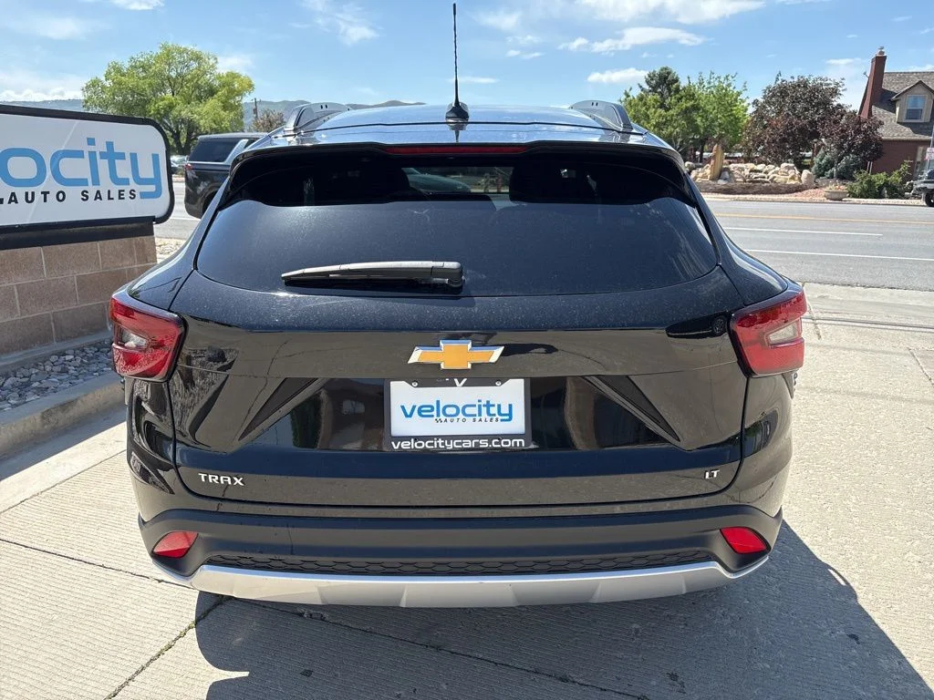 Used 2025 Black Chevrolet LT image 5