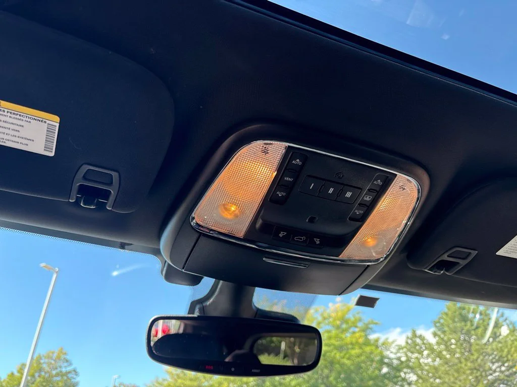 Used 2018 Red Jeep Overland image 16