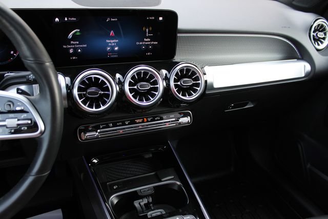 Used 2022  Mercedes-Benz GLB 250 image 15