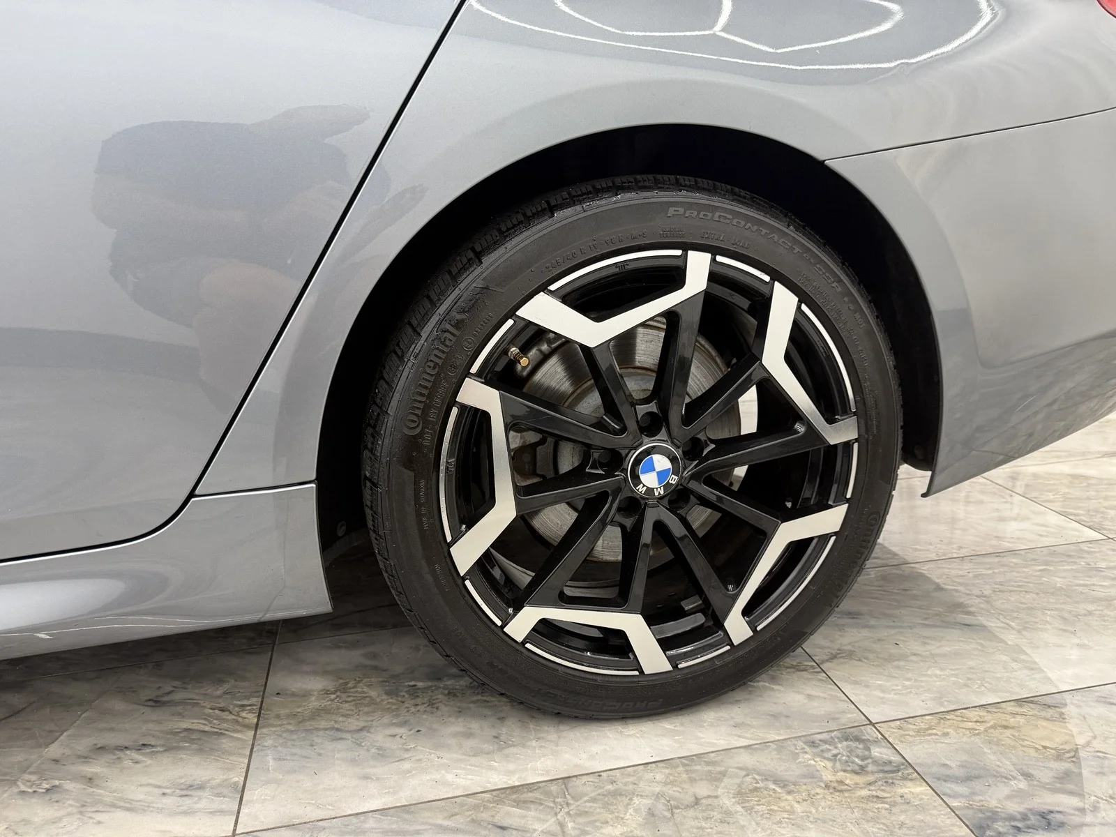 Used 2018 Bluestone Metallic BMW 530e xDrive iPerformance image 12