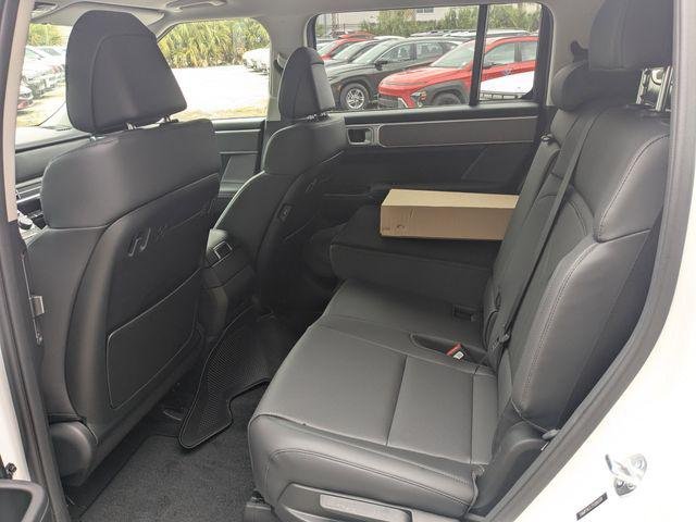New 2026 White Hyundai SEL FWD image 15
