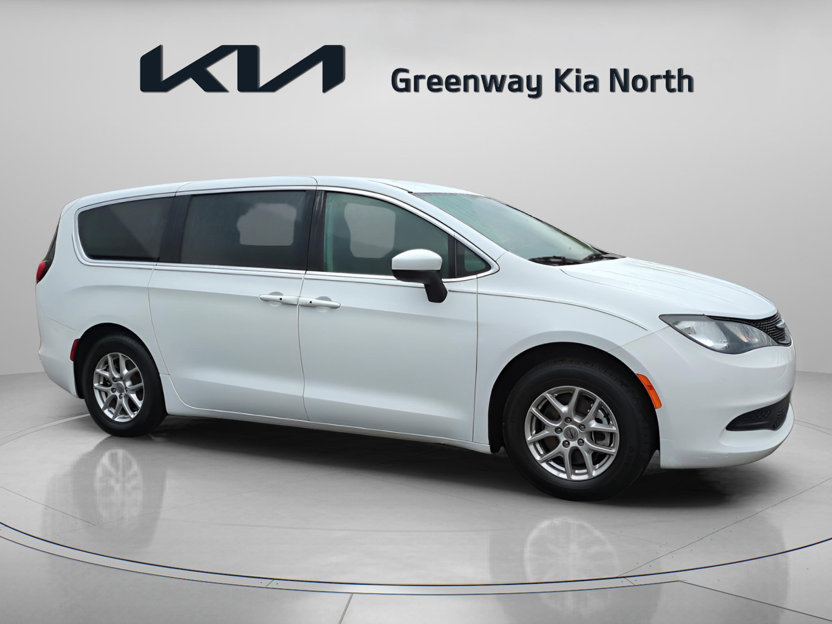 2023 Chrysler Voyager LX