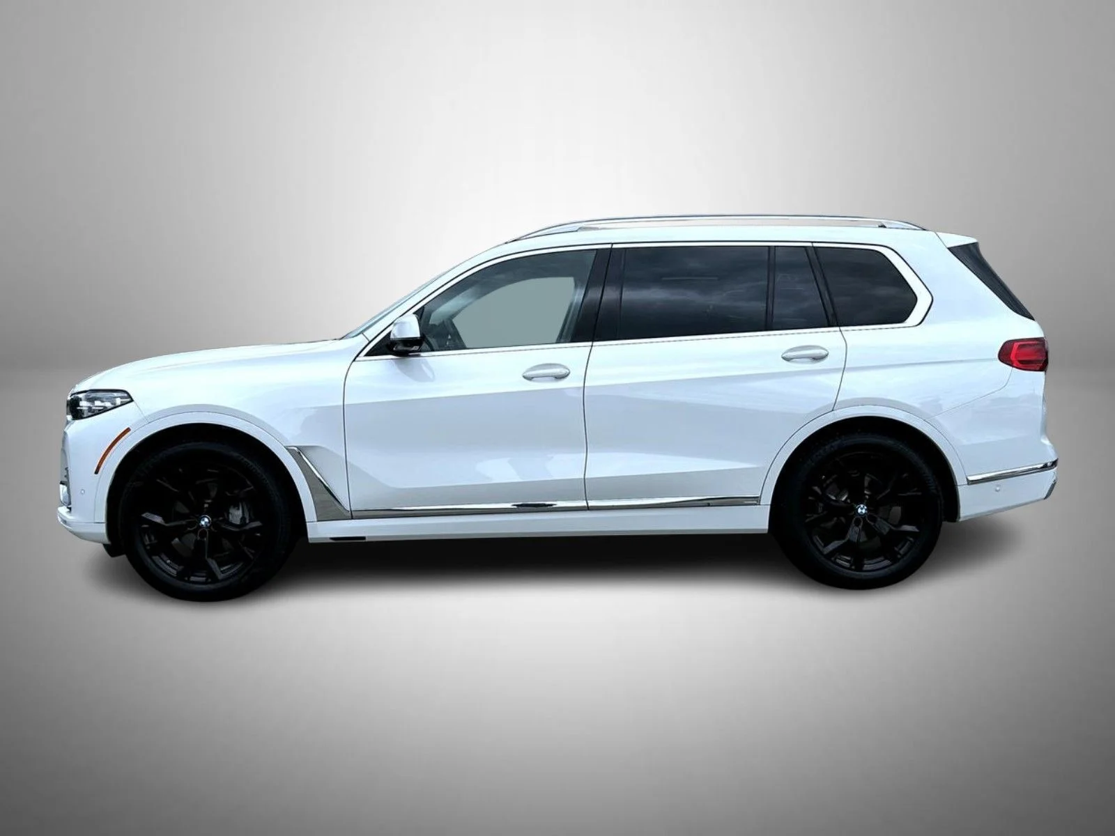Used 2020 White BMW xDrive40i image 8