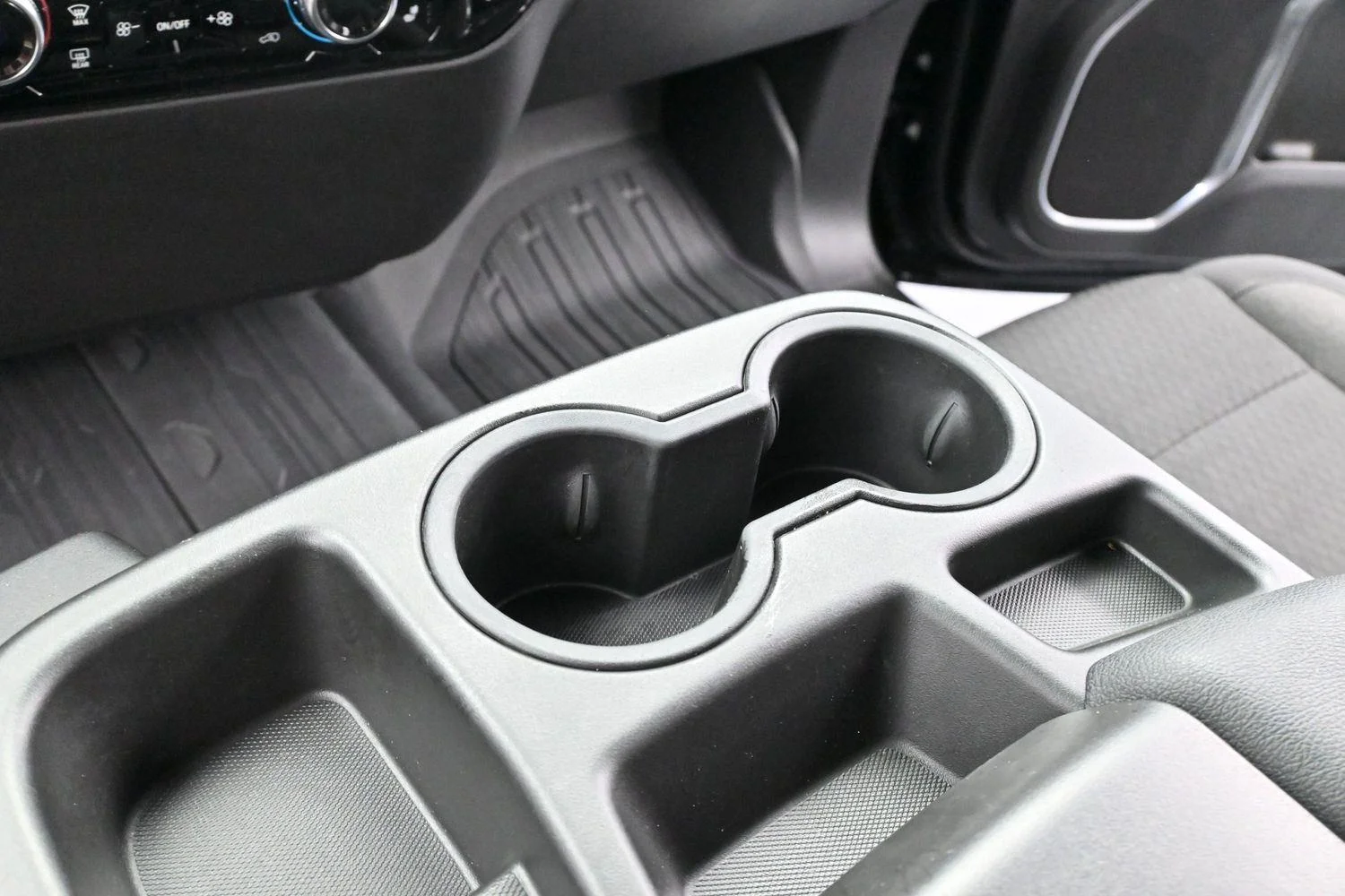 Used 2025 Onyx Black GMC Elevation image 19