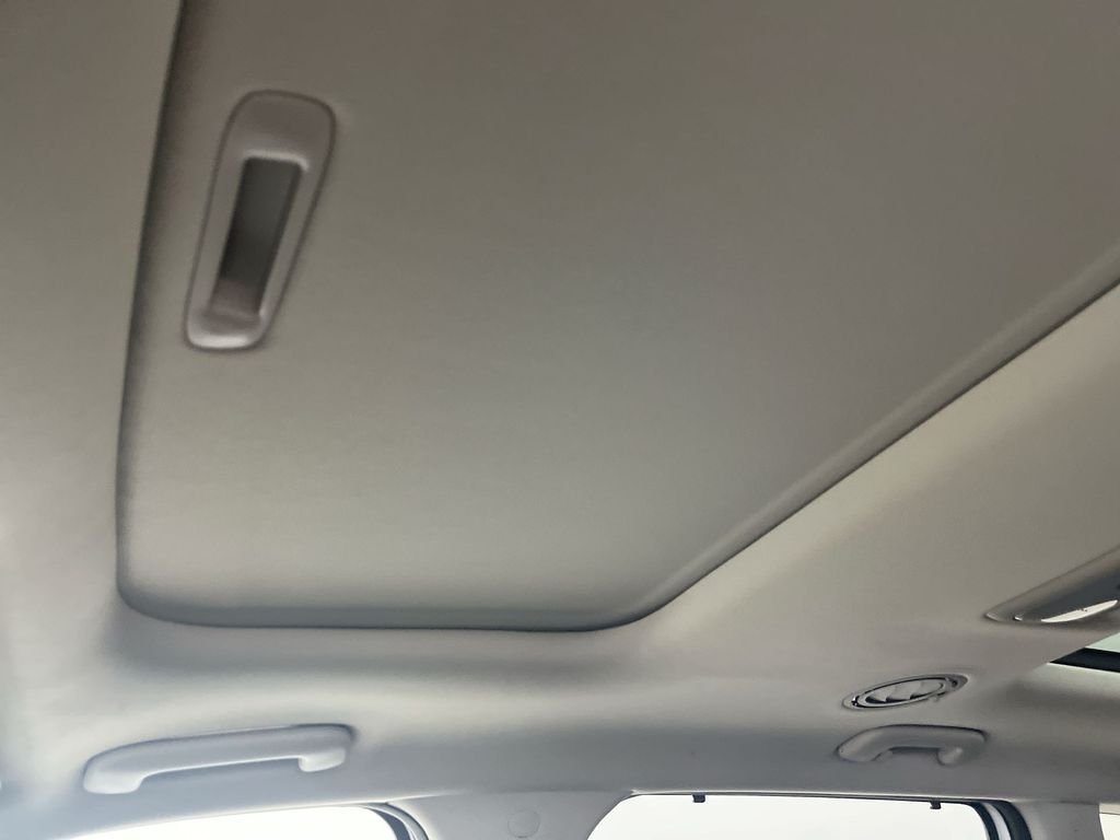 Used 2021 White Kia SX image 26