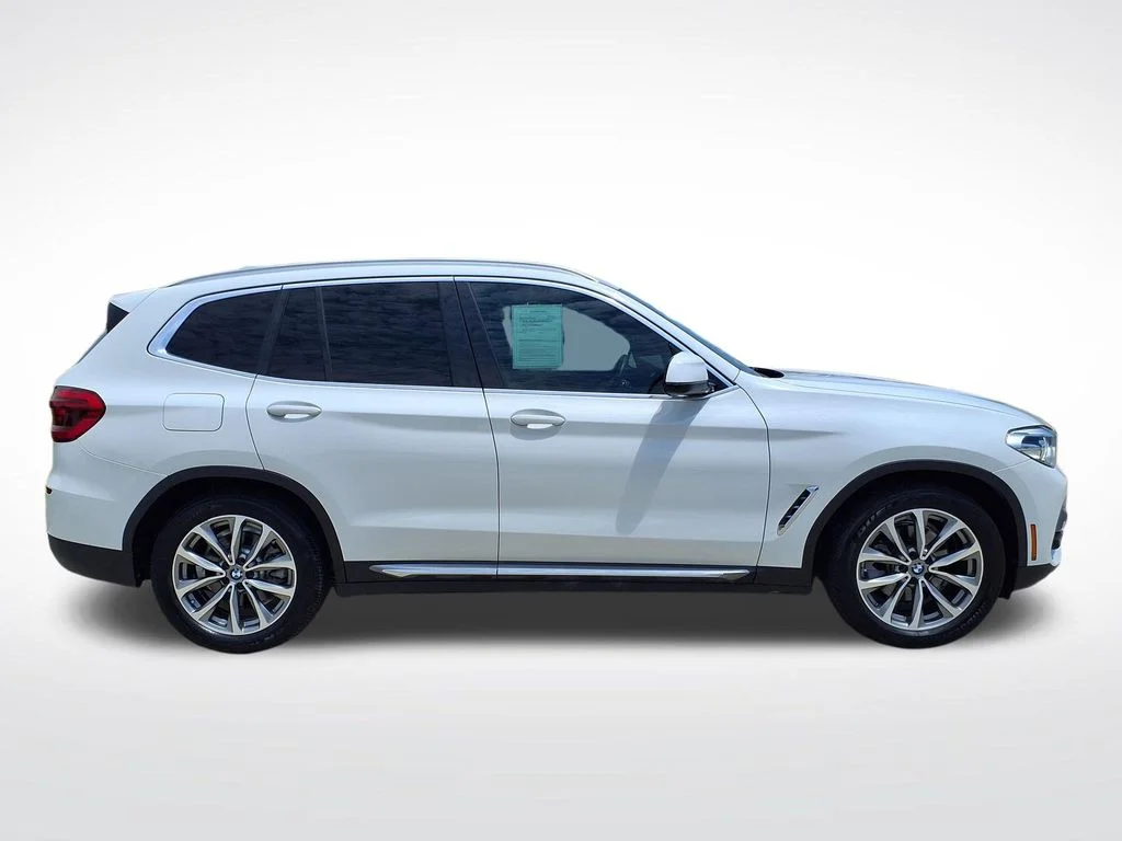 Used 2019 White BMW sDrive30i image 10