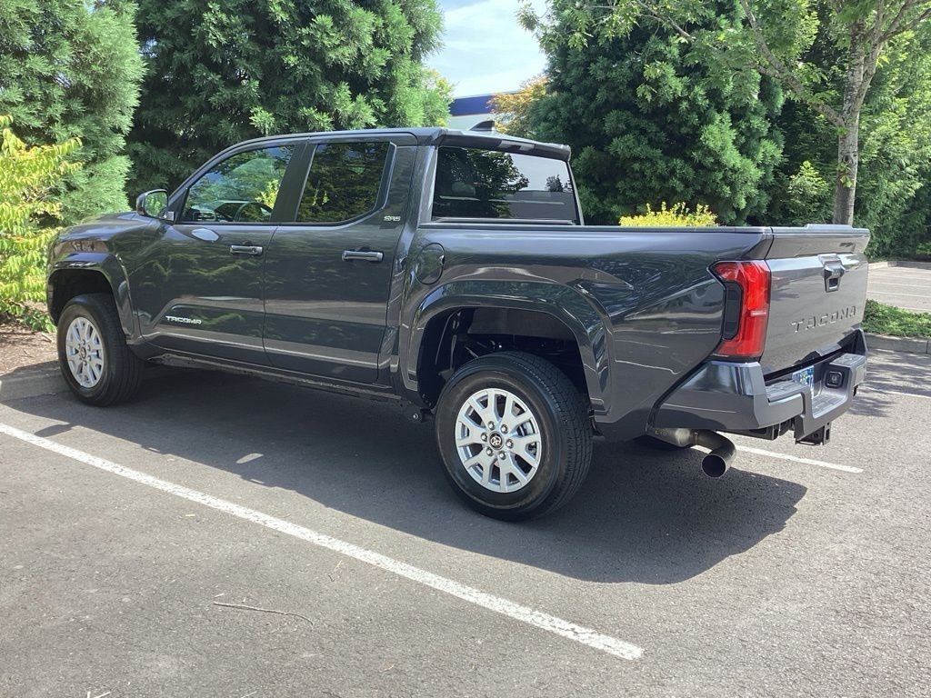 Certified Used 2025  Toyota SR5 image 10