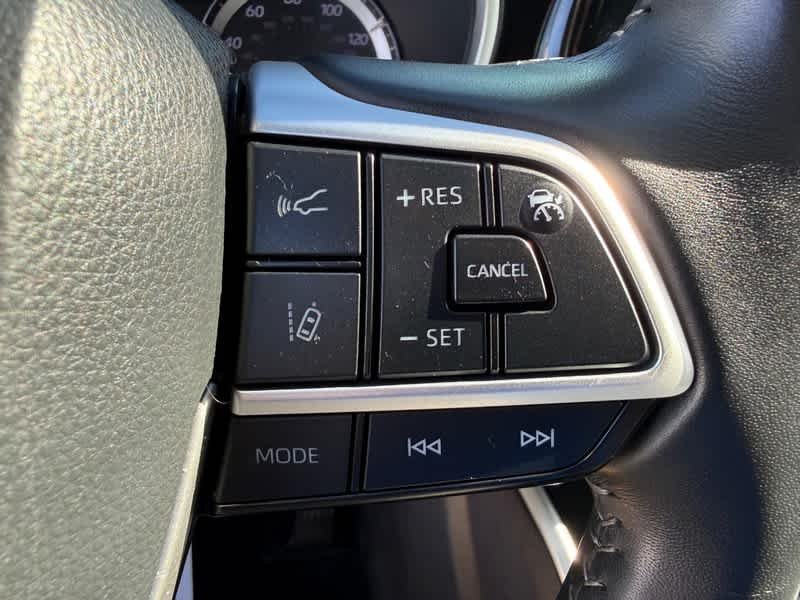 Used 2022 Midnight Black Metallic Toyota Hybrid XLE image 17