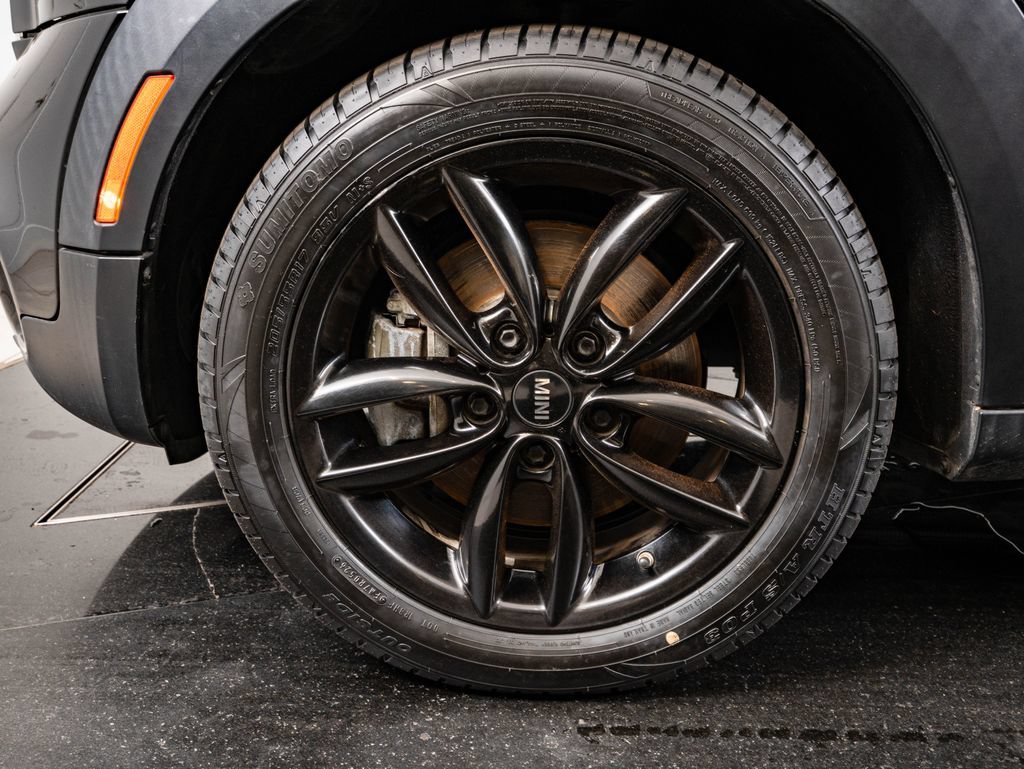 Used 2016 Absolute Black Metallic MINI  image 13