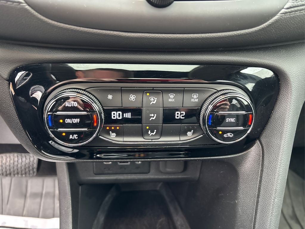 Used 2023 Red Buick Essence image 31