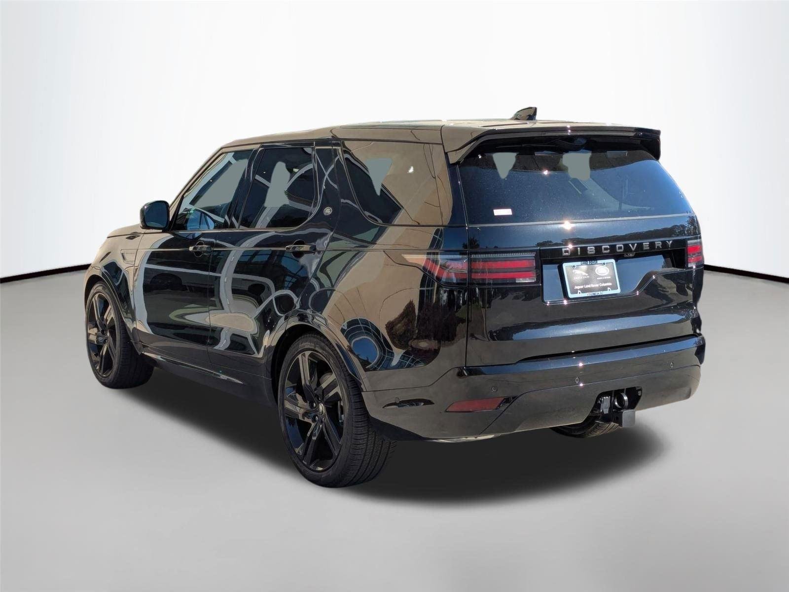 Used 2025 Santorini Black Metallic Land Rover Dynamic SE image 7