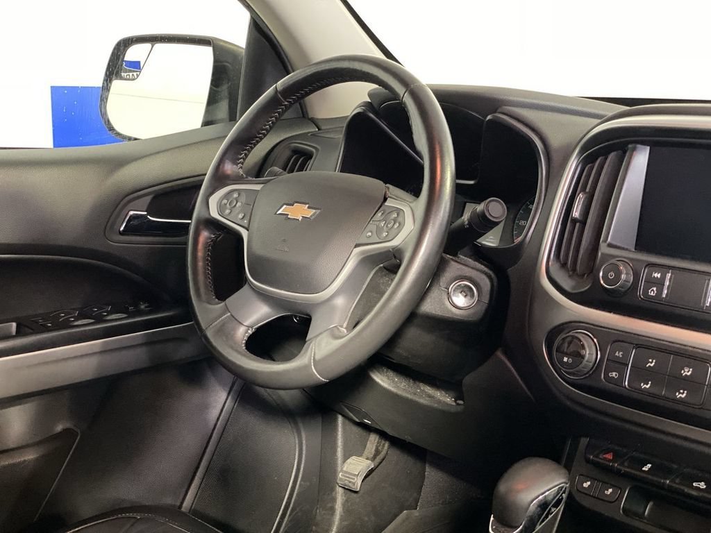Used 2022 SATIN STEEL METALLIC Chevrolet 4WD LT image 10