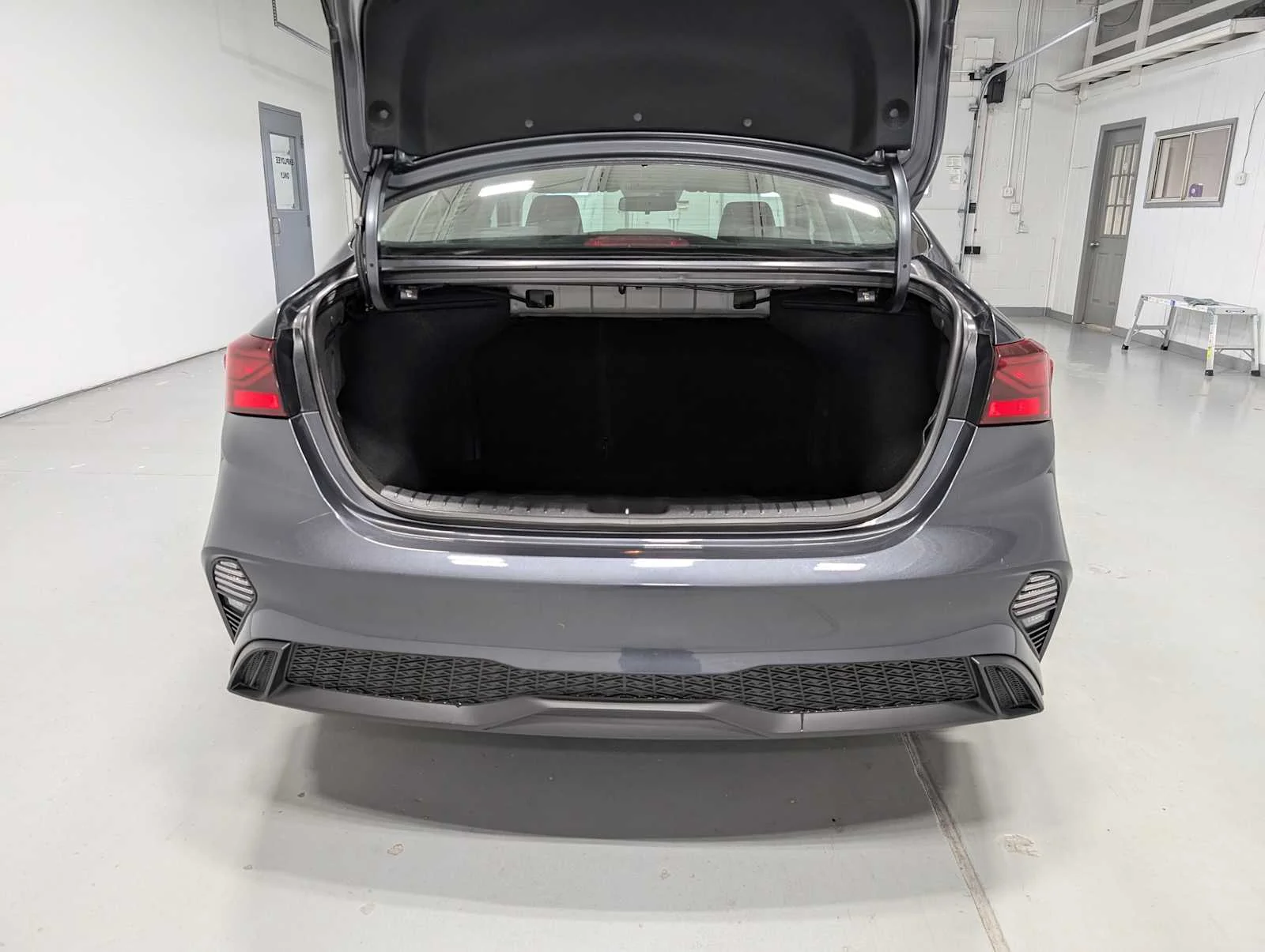Used 2023 Gravity Gray Kia LXS image 36