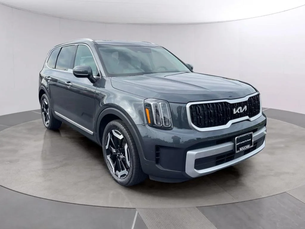Certified Used 2024 Gravity Gray Kia EX image 7