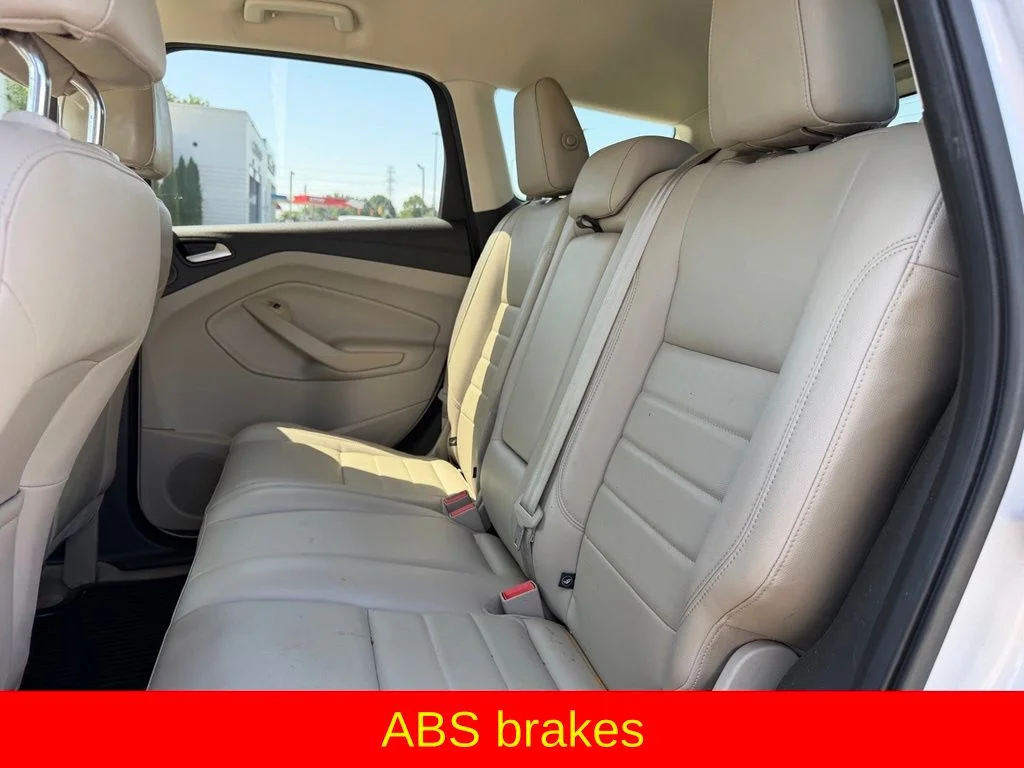 Used 2016 Silver Ford SE image 19