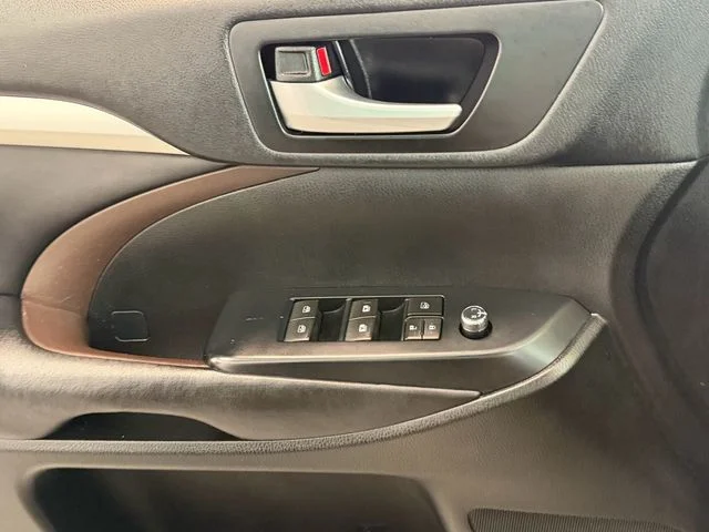 Certified Used 2017 Gray Toyota XLE image 23