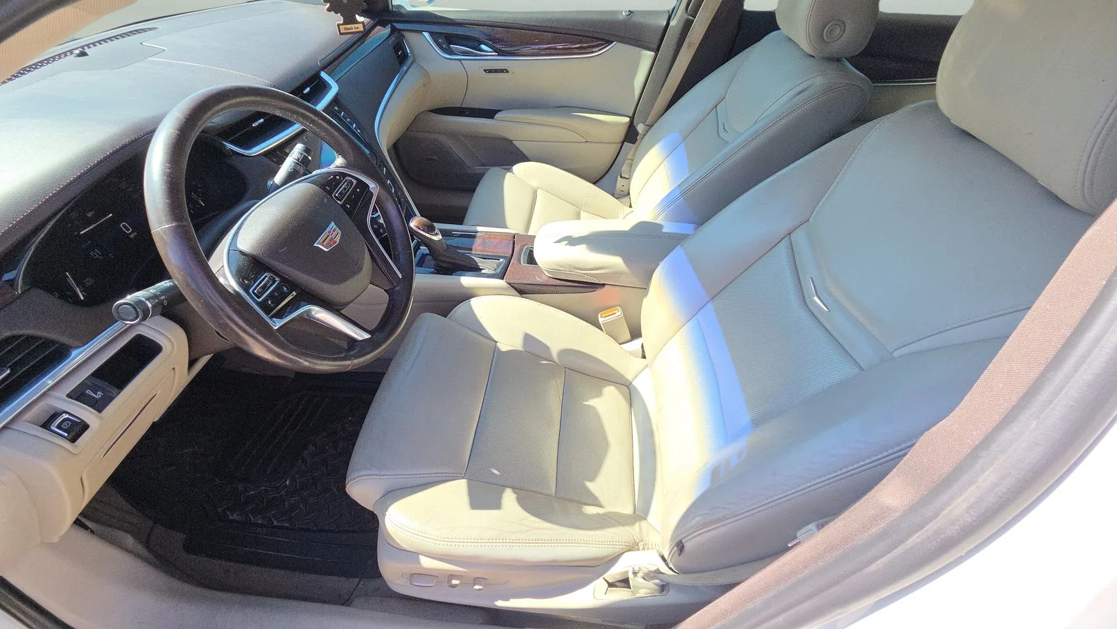 Used 2016 White Cadillac Luxury image 18