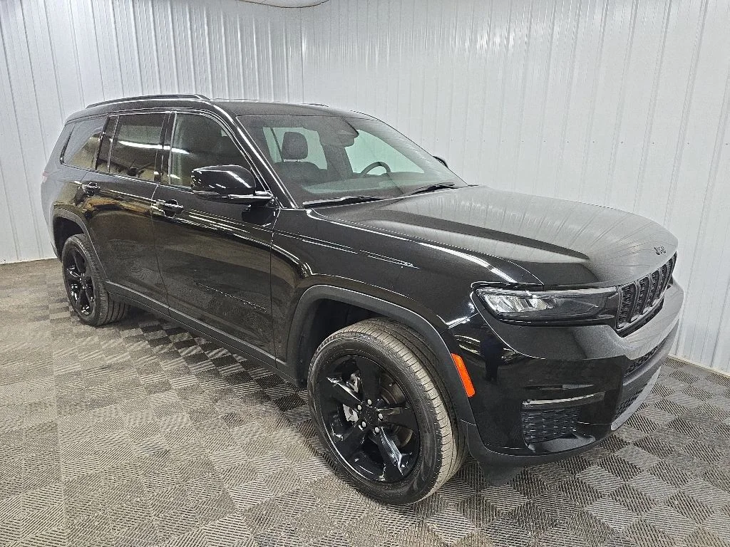 Used 2024 Black Jeep Limited image 3