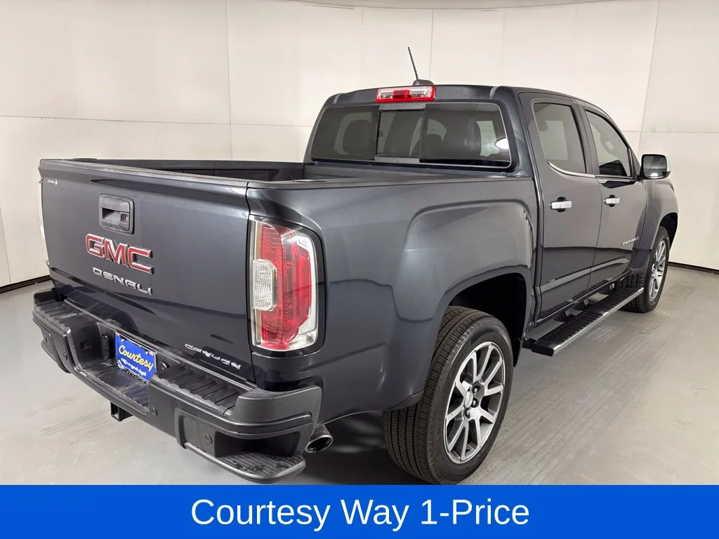 Used 2021 Green GMC Denali image 11