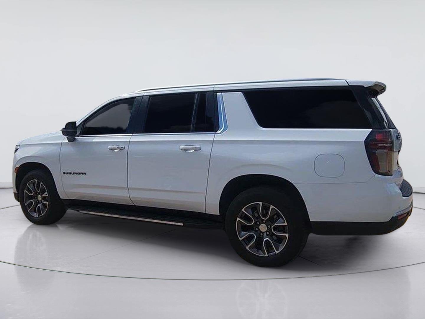 2023 Chevrolet Suburban LT - 5