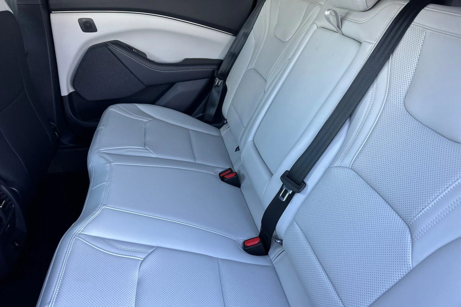 New 2026 Glacier Gray Metallic Tri-coat Ford Premium image 8