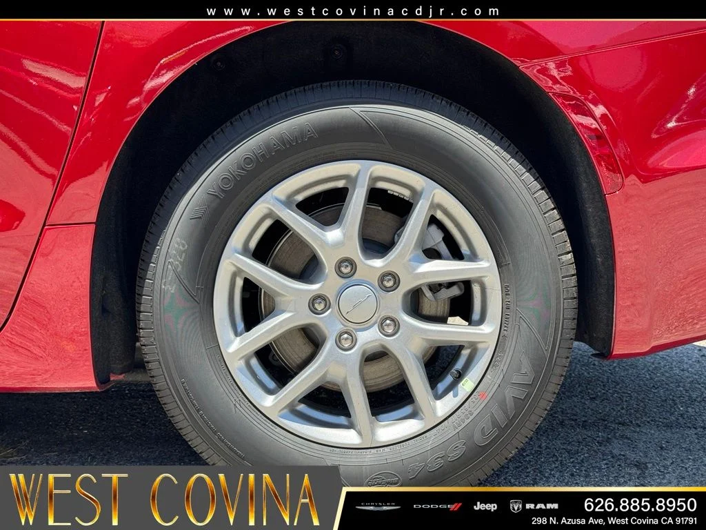 New 2027 Red Hot Pearl-Coat Exterior Paint Chrysler Select image 17