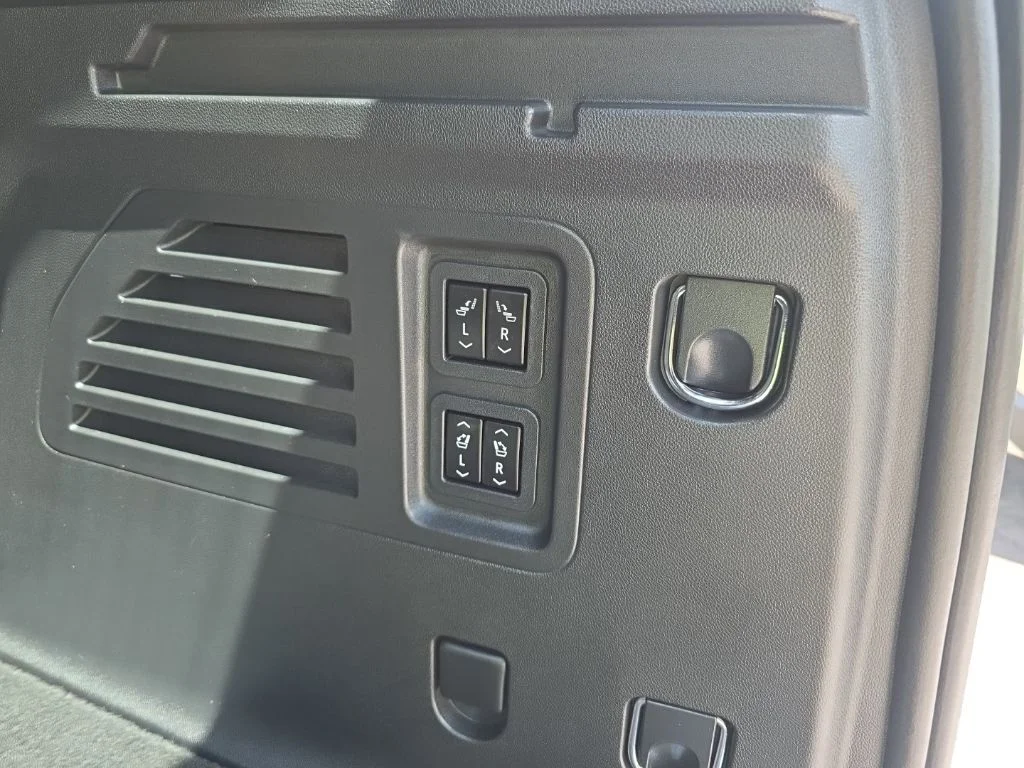 2026 Chevrolet Traverse High Country - Photo 10