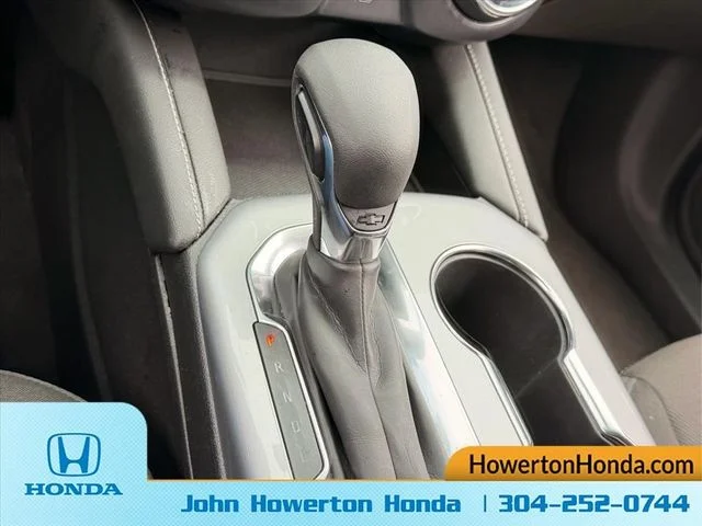 Used 2025 White Chevrolet LT image 24