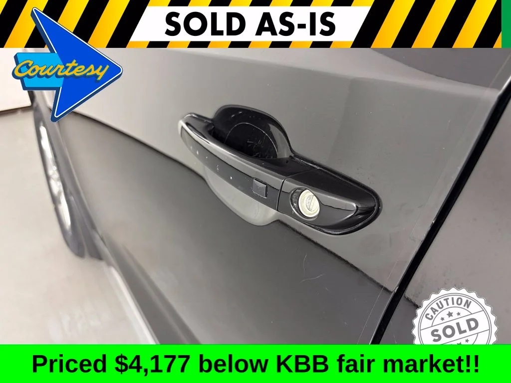 Used 2018 Black Hyundai SEL Plus image 11