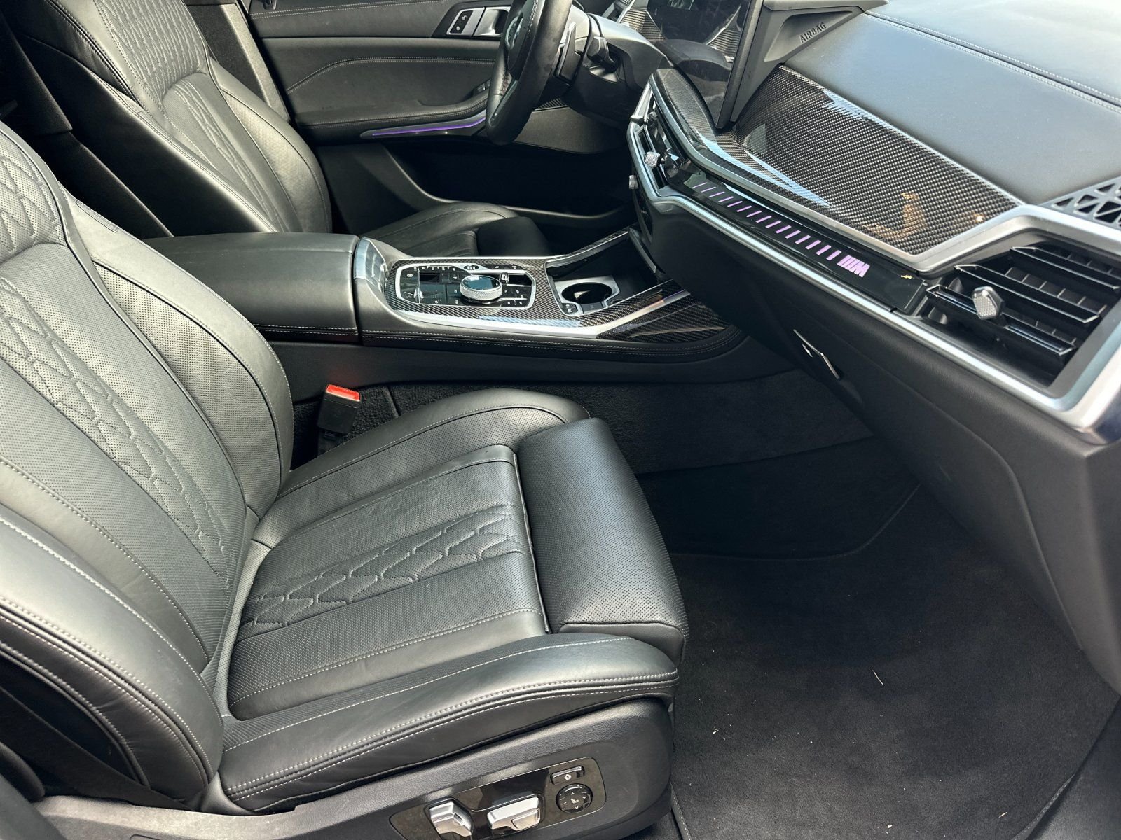 Used 2025 Marina Bay Blue Metallic BMW M60i image 14