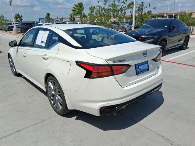 Certified Used 2024 White Nissan 2.0 SR image 4