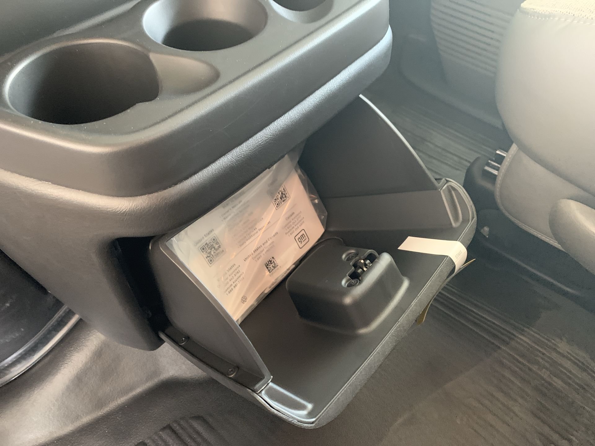 2025 GMC Savana Cargo Work Van - Photo 42
