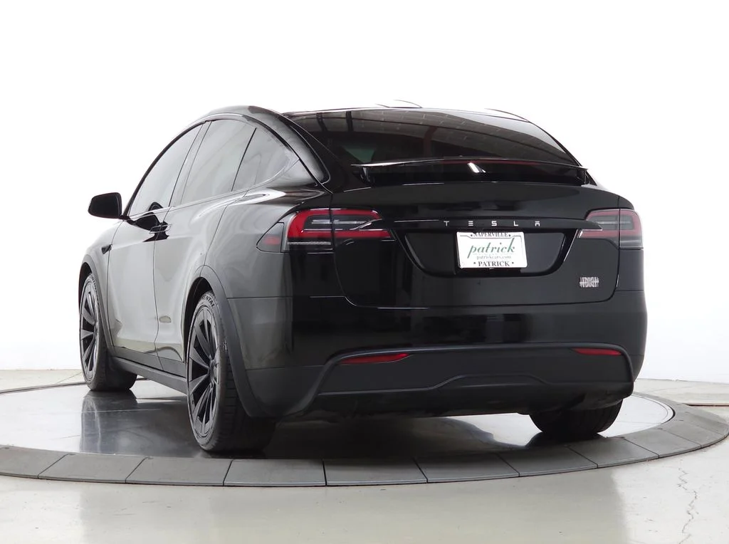 Used 2023  Tesla Plaid image 3