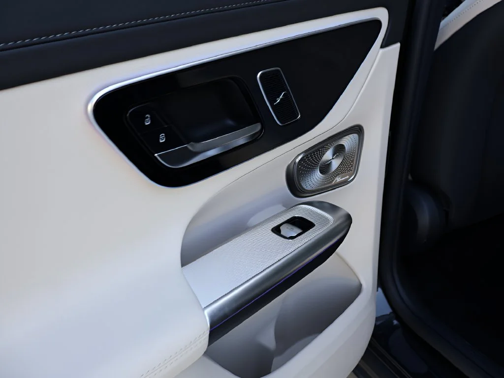 New 2027 Grey831 Mercedes-Benz GLC 300 image 23
