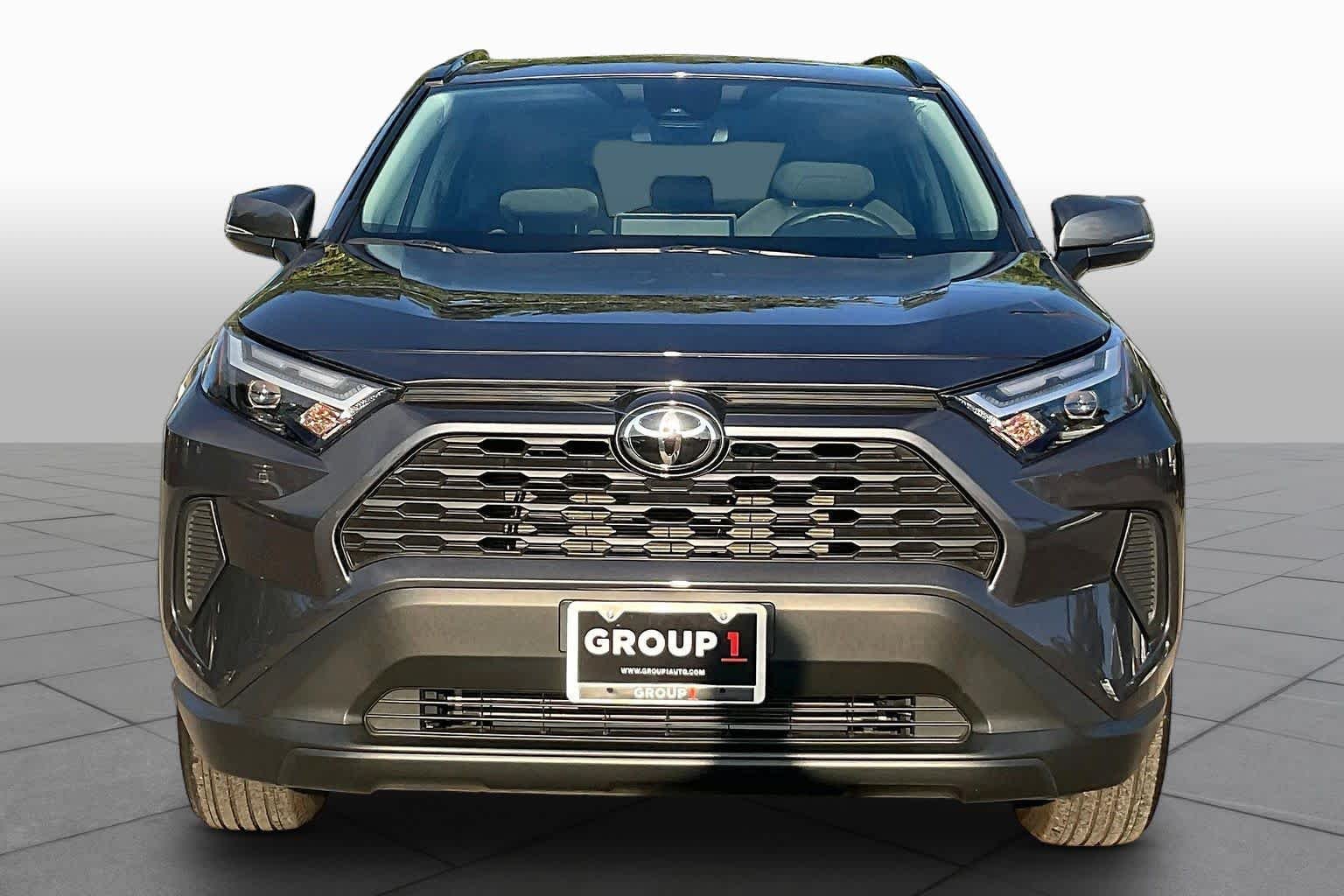 Used 2025 Magnetic Gray Metallic Toyota XLE image 3