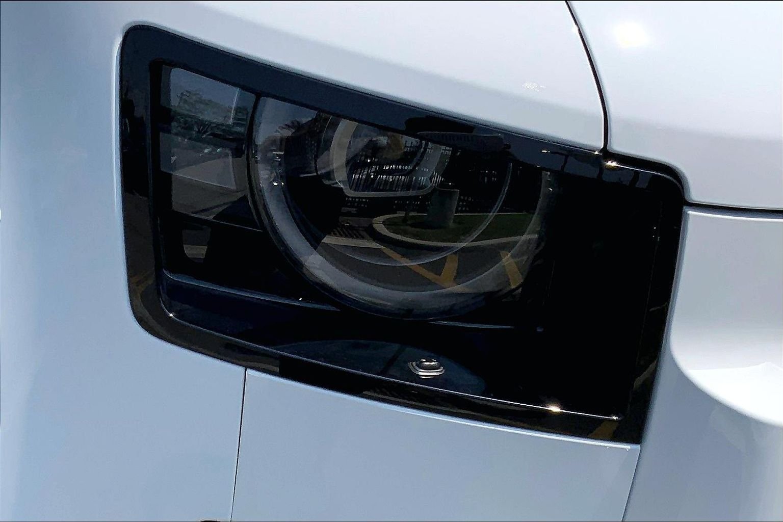 New 2026 Fuji White Land Rover X-Dynamic SE image 13