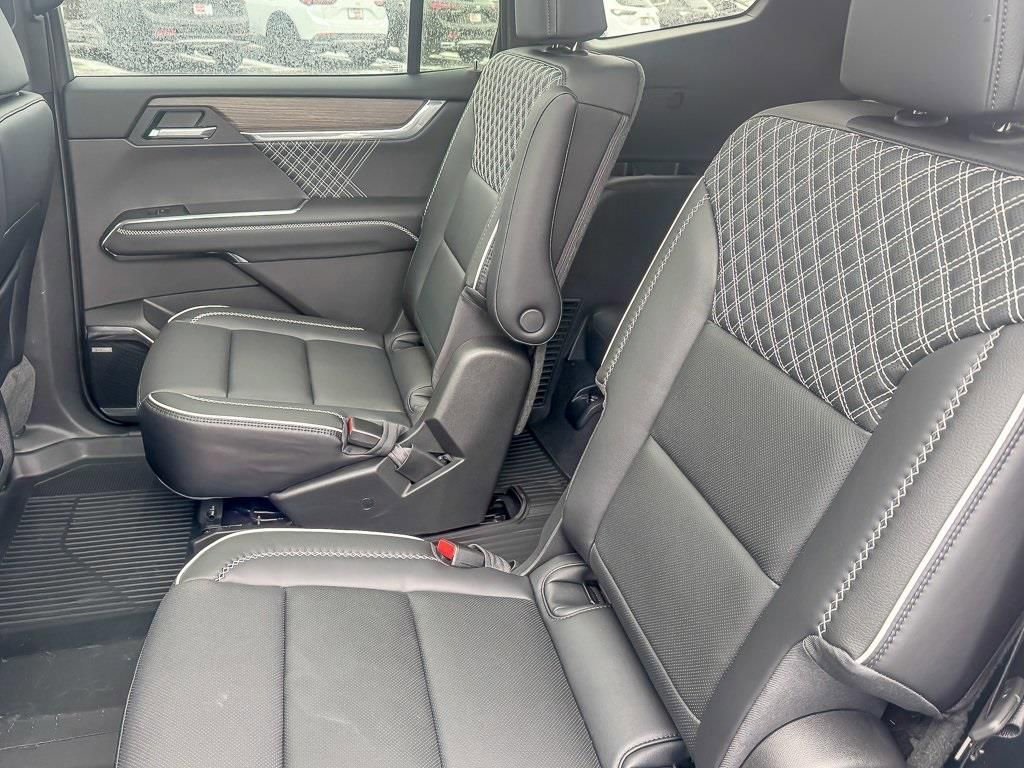 2026 GMC ACADIA - Image 12