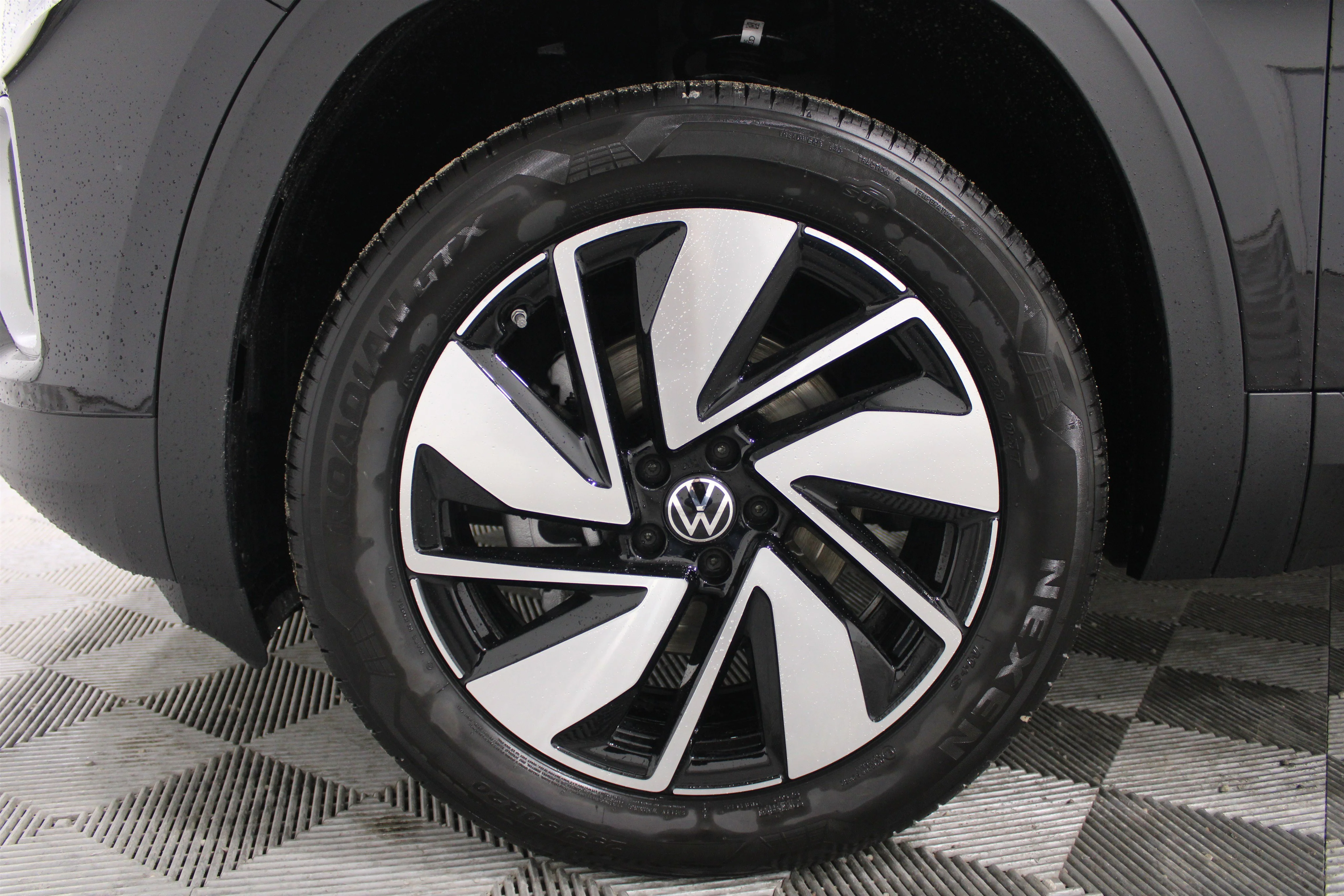 New 2026 Deep Black Pearl Volkswagen 2.0T SE w/Technology image 35