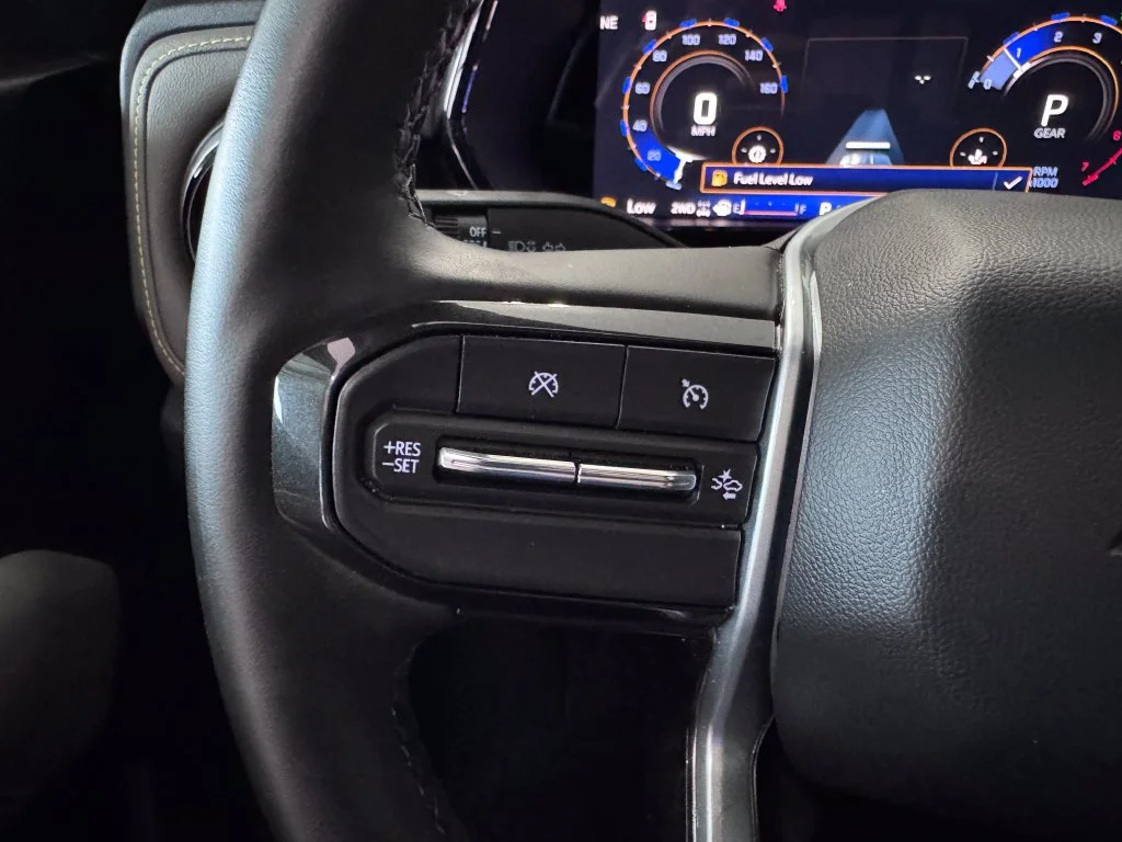 2025 Chevrolet Colorado ZR2 - Photo 13