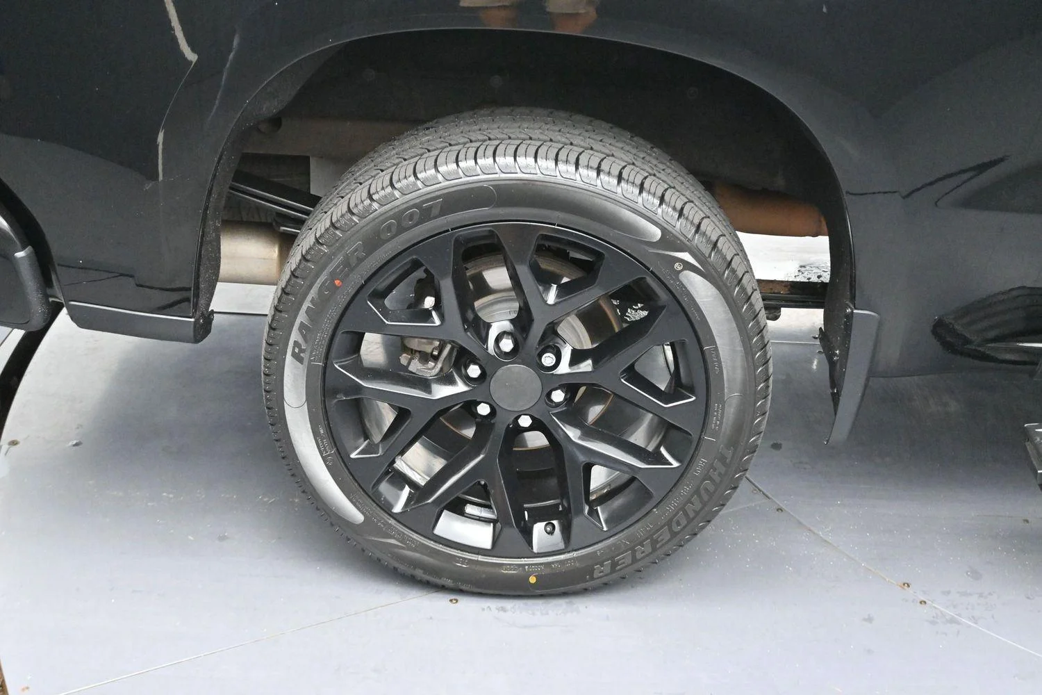 Used 2019 BLACK Chevrolet High Country image 36
