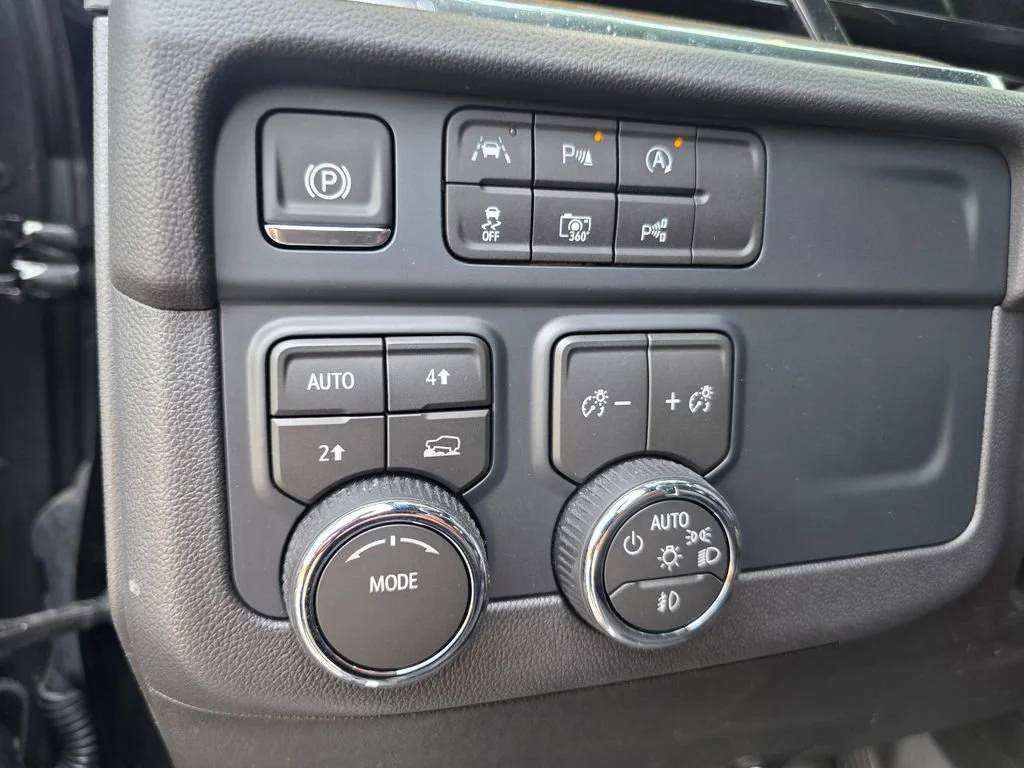 Used 2026 Black Chevrolet High Country image 17