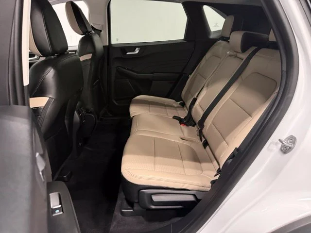 Used 2022 White Ford SEL image 29