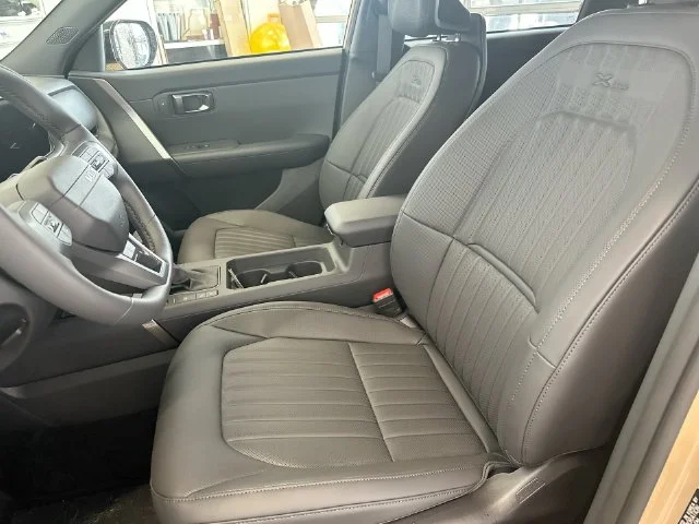 New 2027 Terrain Brown / Black Roof Kia X-Line S image 22