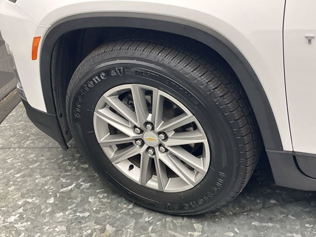 Used 2023 Summit White Chevrolet LT Cloth image 34