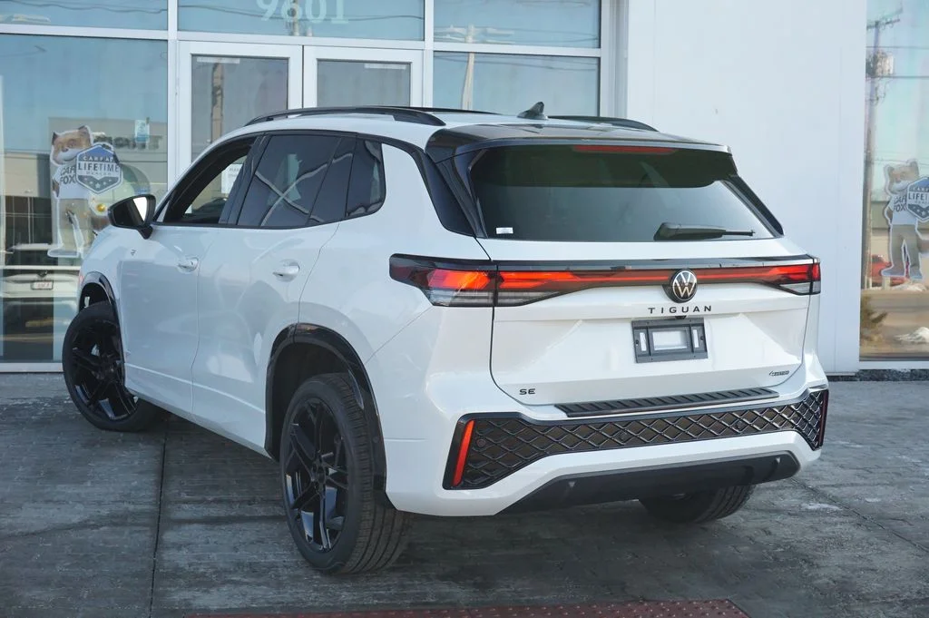 New 2026 White/off-white Volkswagen 2.0T SE R-Line Black image 7